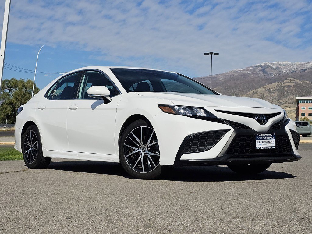 2024 Toyota Camry SE photo 2