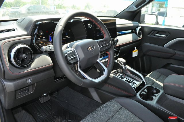 2025 Chevrolet Colorado Z71 photo 7