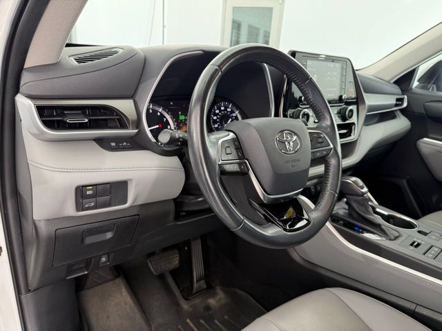 2020 Toyota Highlander XLE photo 27