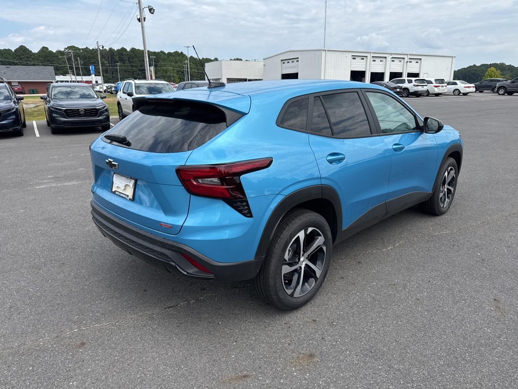 2025 Chevrolet Trax photo 3