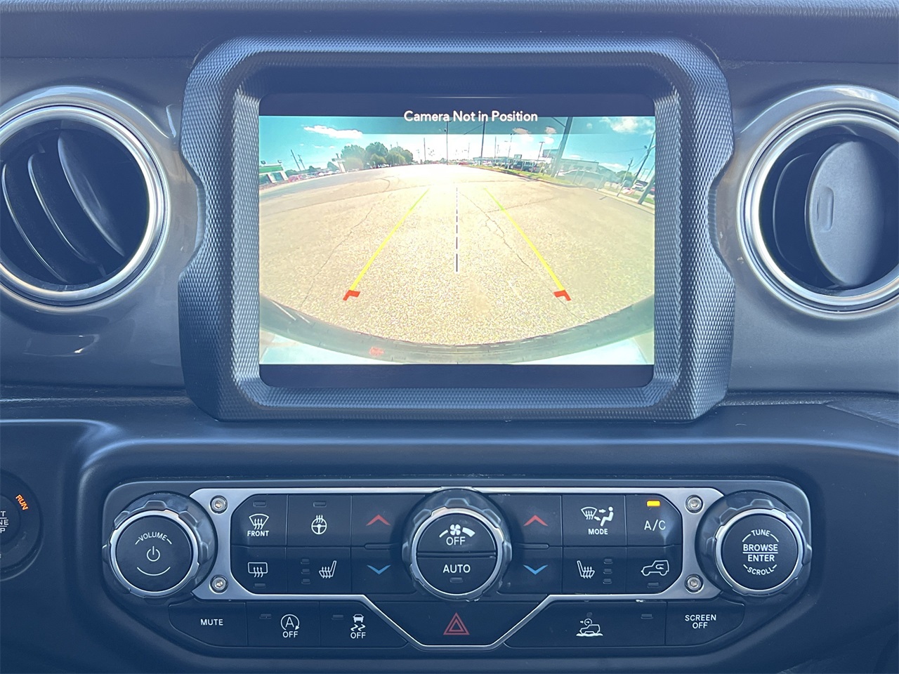 2022 Jeep Wrangler Unlimited Sahara photo 3