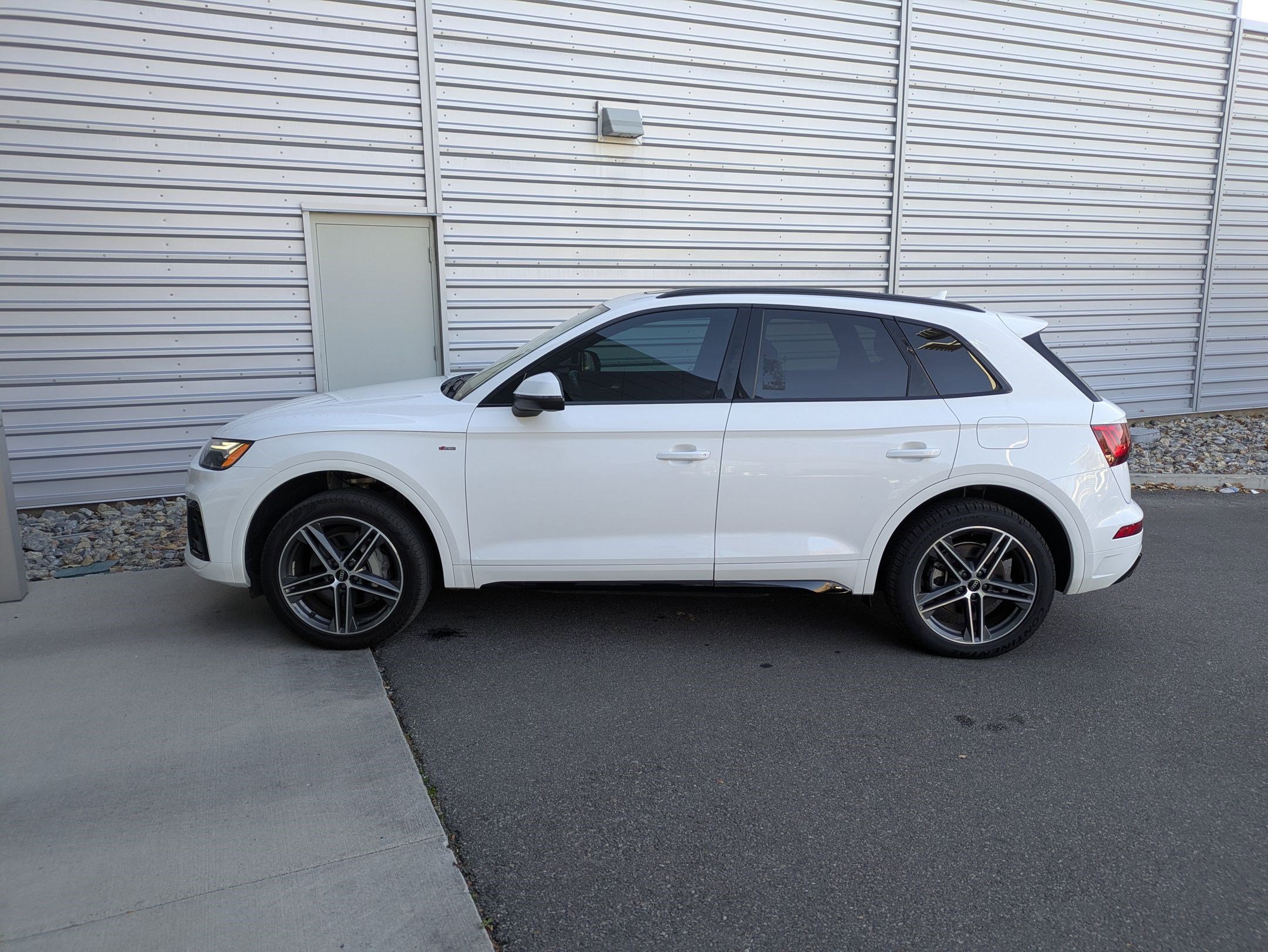 2023 Audi Q5 S line Premium Plus photo 2