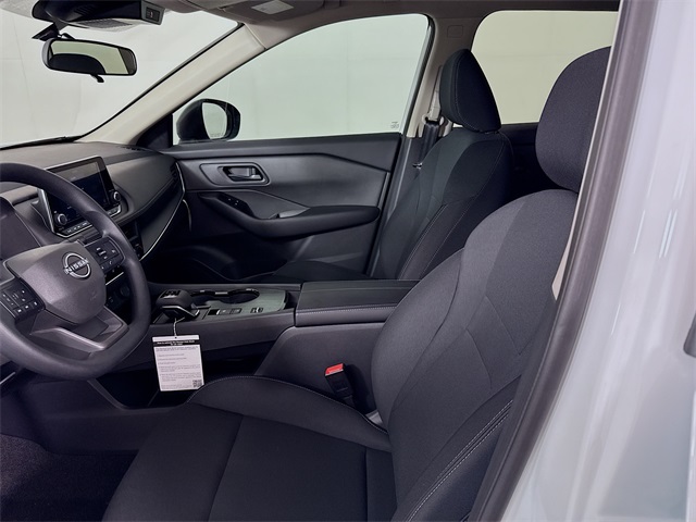 2025 Nissan Rogue S photo 5