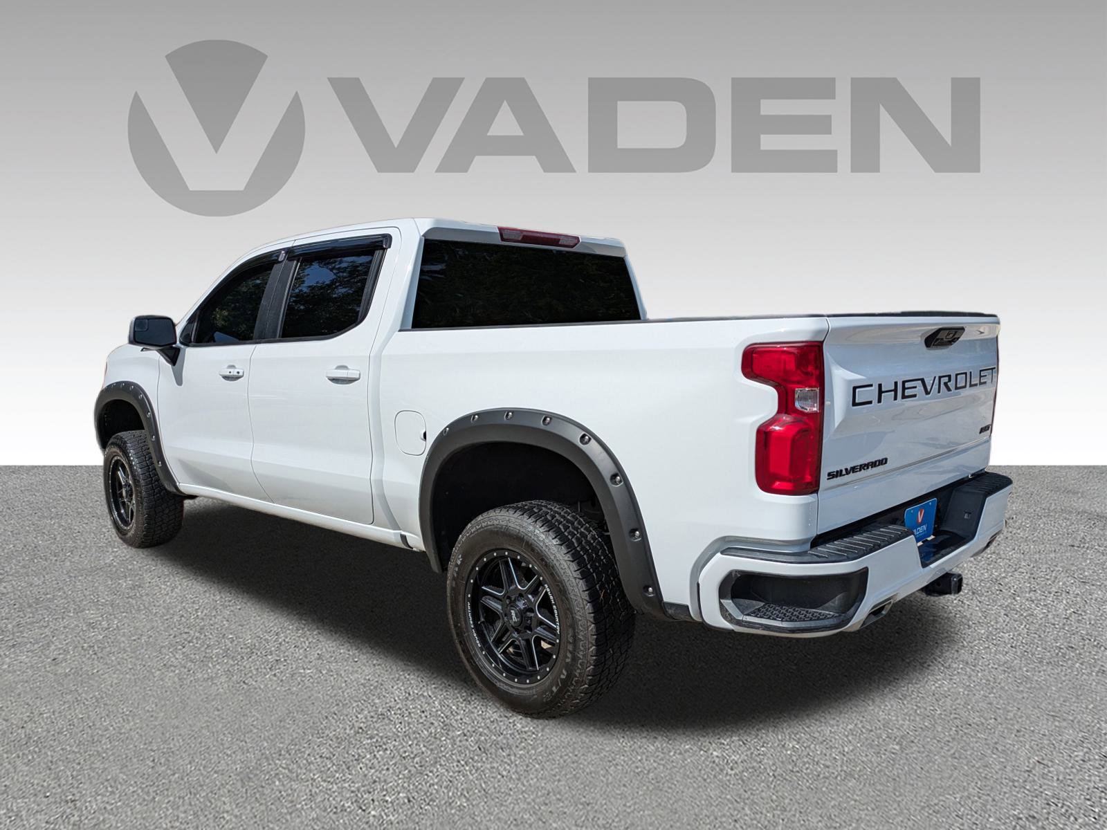 2024 Chevrolet Silverado 1500 RST photo 4