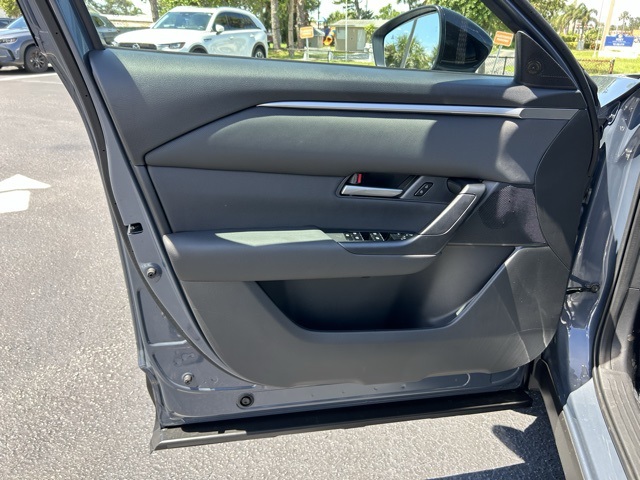 2025 Mazda CX-50 Preferred photo 6