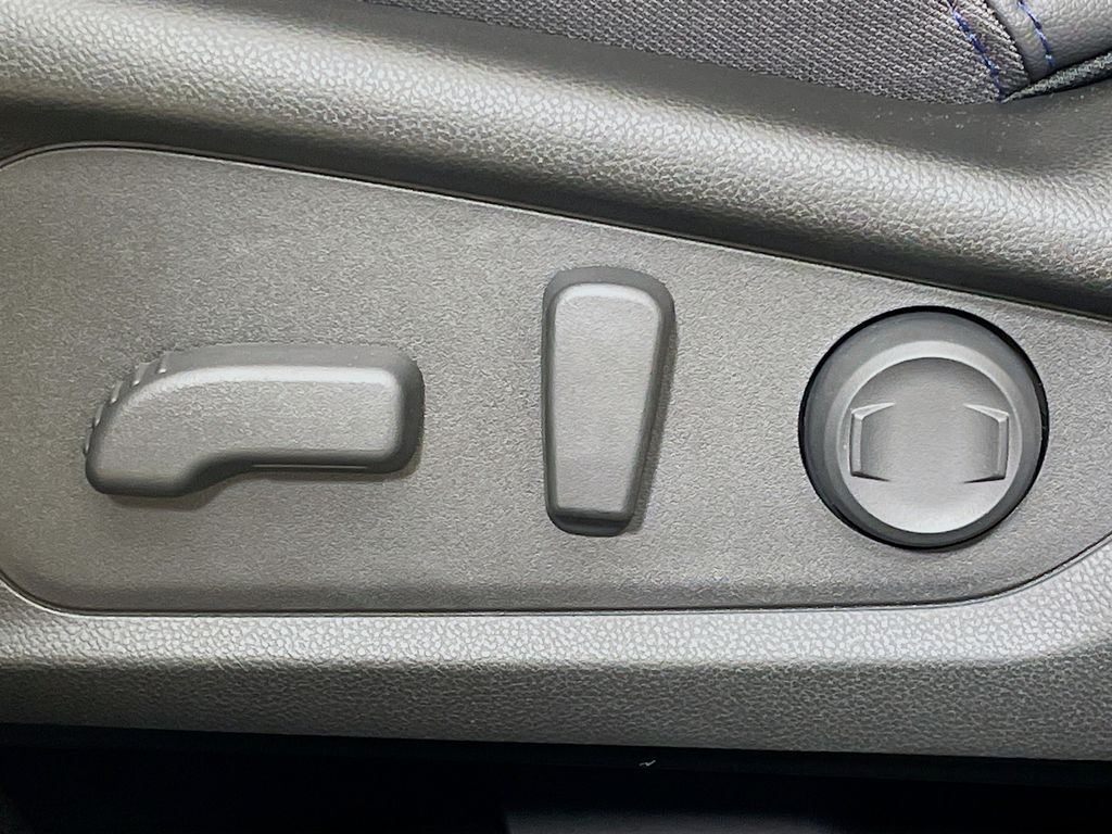 2025 Subaru Forester Limited photo 19