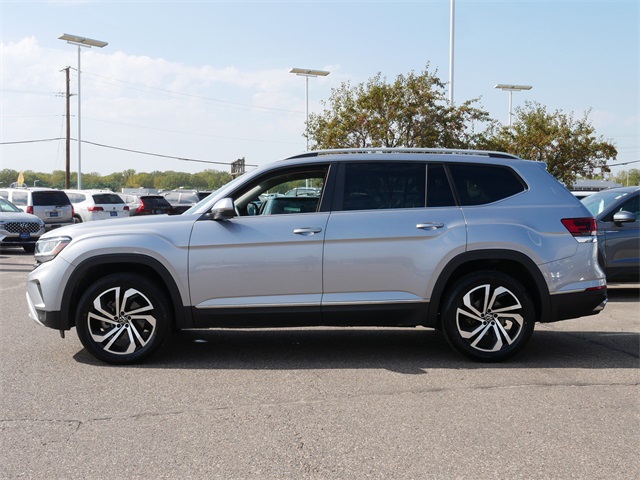2022 Volkswagen Atlas SEL photo 4