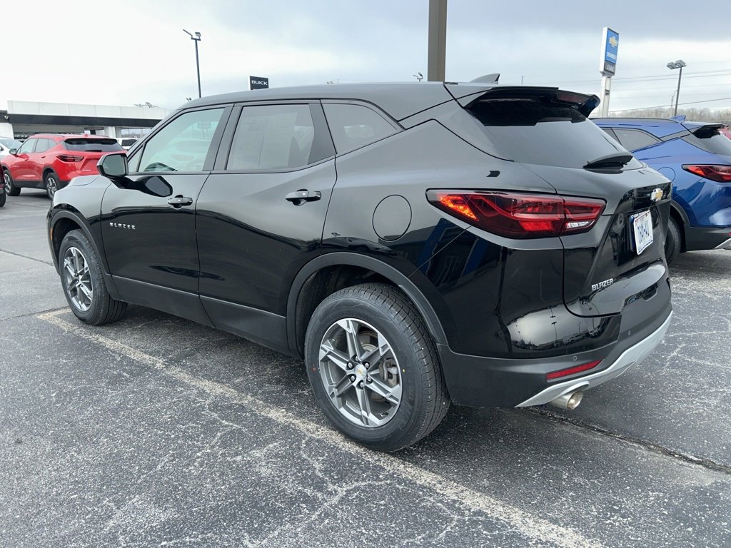 2023 Chevrolet Blazer 2LT photo 2