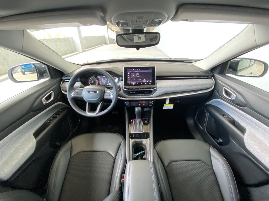2022 Jeep Compass Latitude photo 27