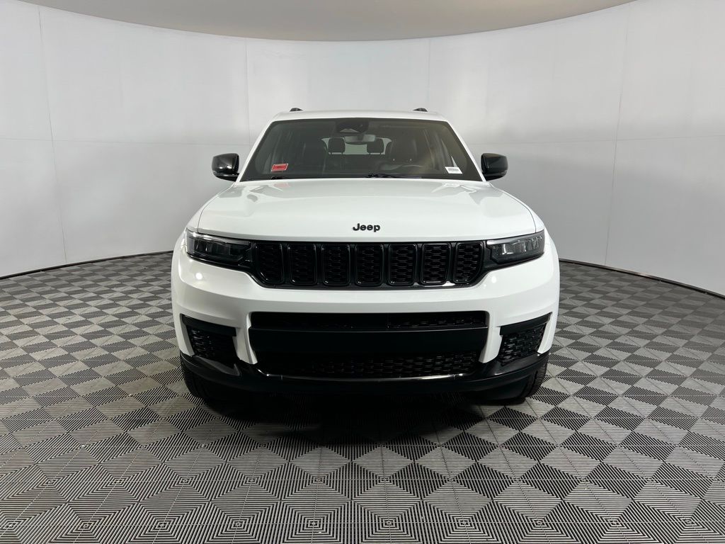 2024 Jeep Grand Cherokee Altitude photo 4