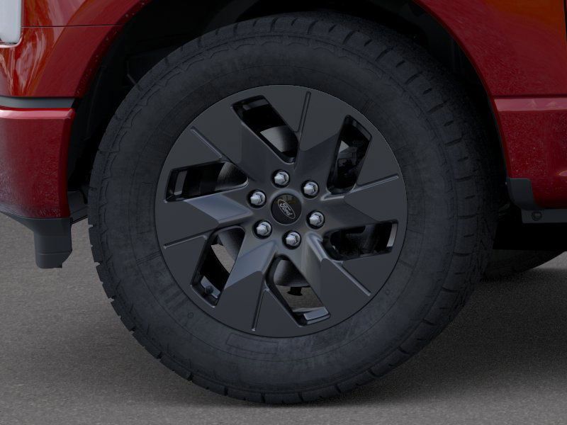 2025 Ford F-150 Lightning XLT photo 18