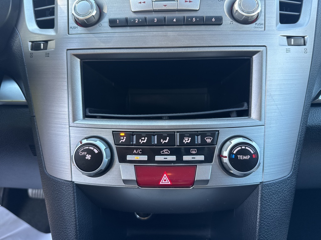 2014 Subaru Legacy 2.5i photo 16
