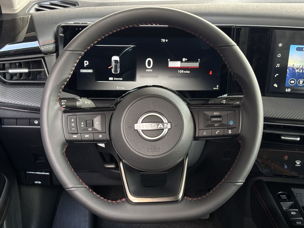 2025 Nissan Kicks SR photo 4