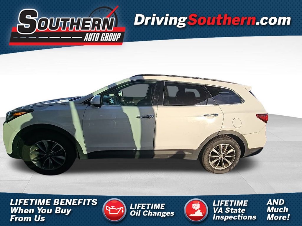 2017 Hyundai Santa Fe SE's photo
