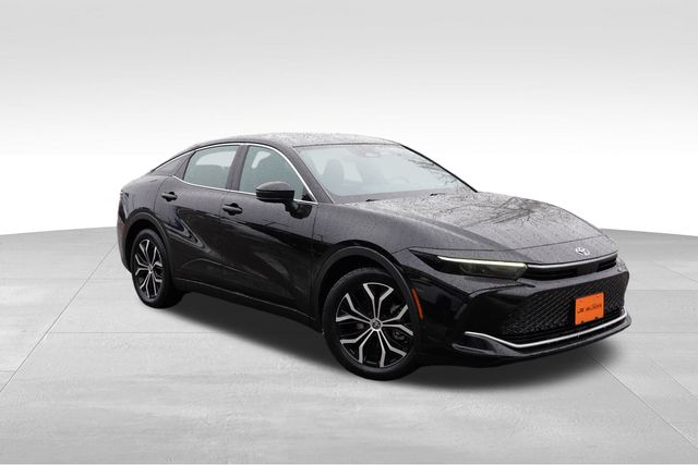 2025 Toyota Crown XLE's photo