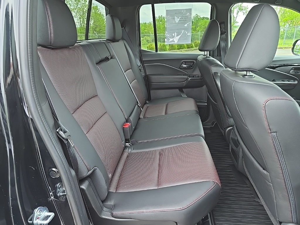 2022 Honda Ridgeline Black Edition photo 14
