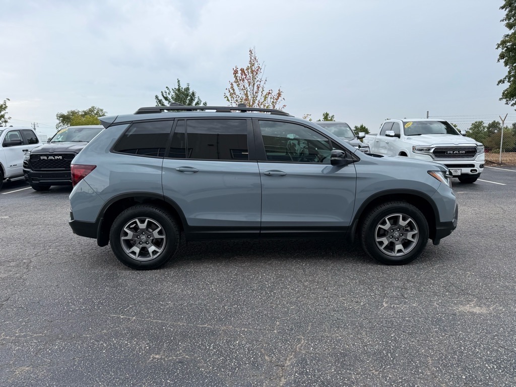 2023 Honda Passport TrailSport photo 2