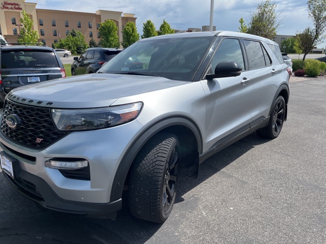 2021 Ford Explorer ST photo 4