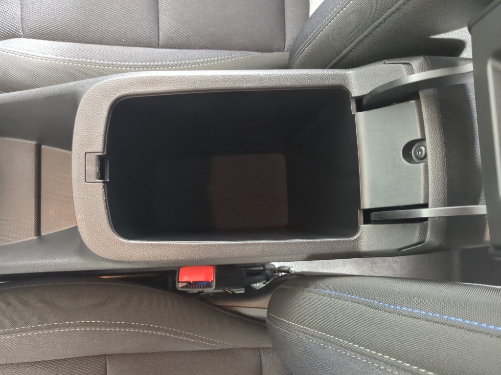 2025 Chevrolet Trax LS photo 17