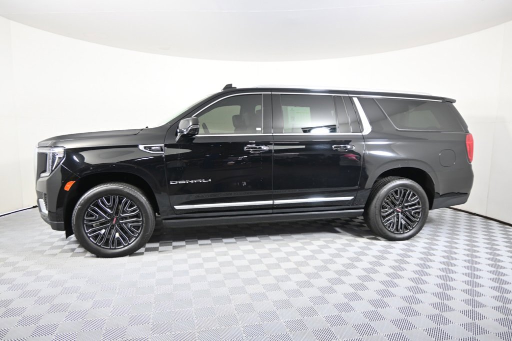 Used 2021 GMC Yukon XL Denali with VIN 1GKS2JKL0MR201936 for sale in Forest Lake, Minnesota
