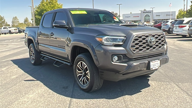 2022 Toyota Tacoma TRD Sport's photo