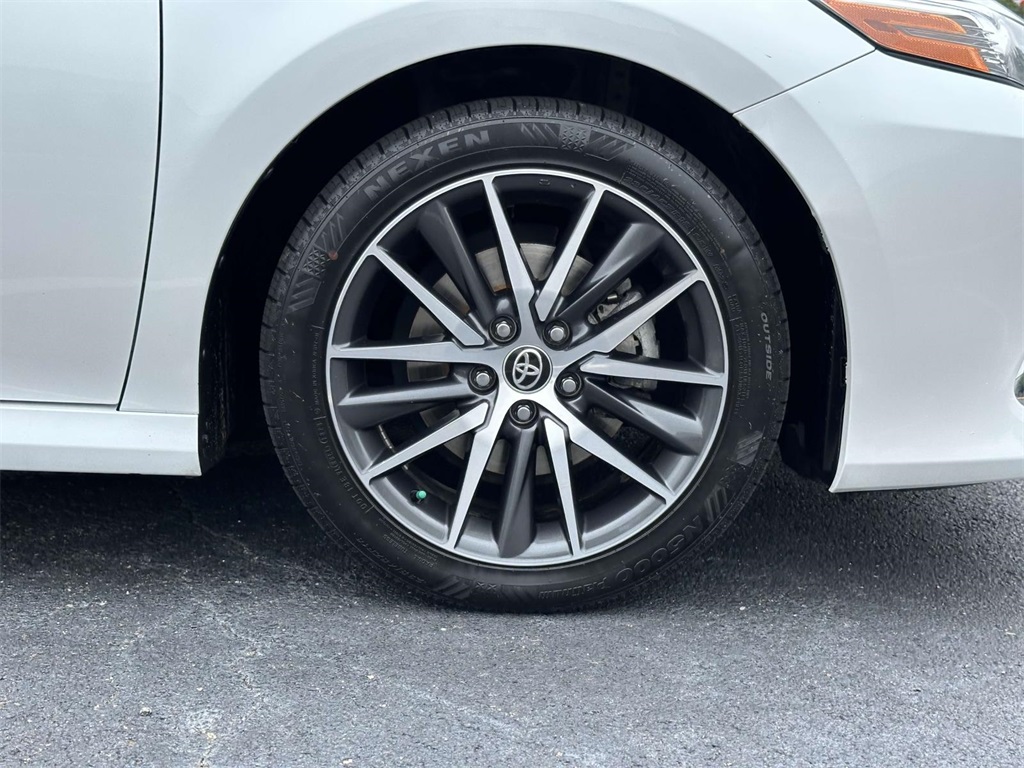 2022 Toyota Camry Hybrid XLE photo 24