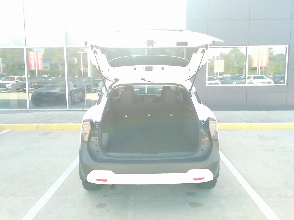 2025 Nissan Kicks SV photo 16