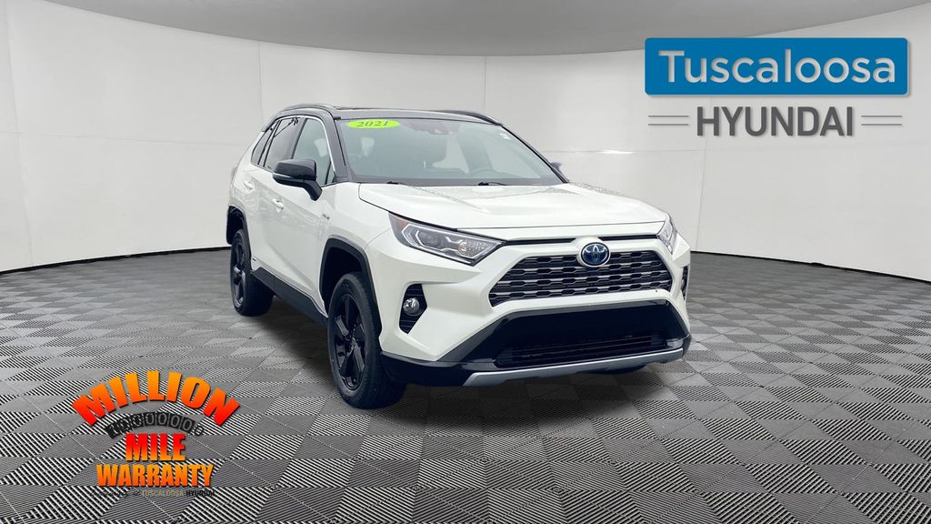 2021 Toyota RAV4 XSE's photo