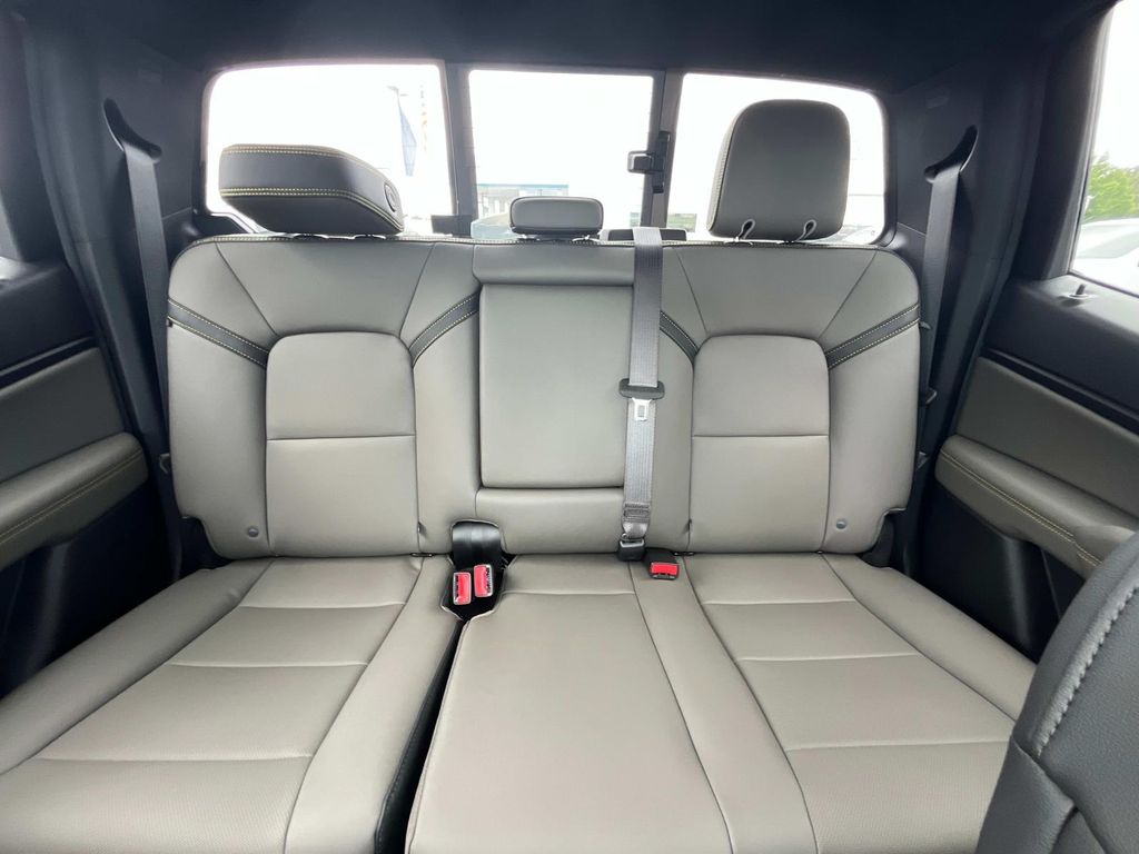 2025 Chevrolet Colorado ZR2 photo 28
