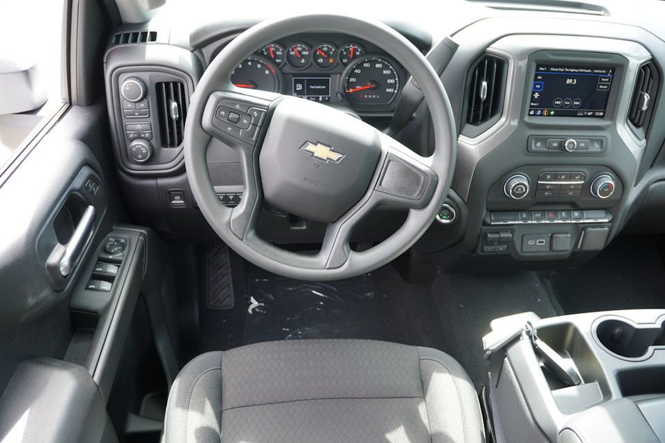 2026 Chevrolet Silverado 2500HD Custom photo 10