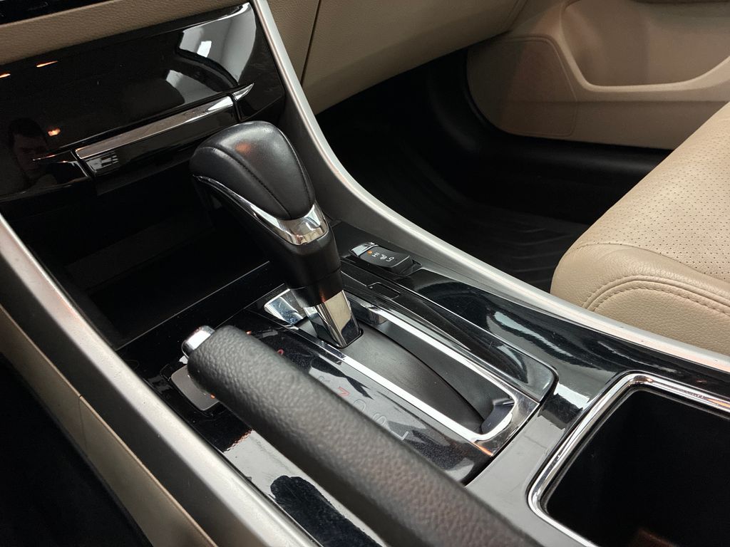 2017 Honda Accord EX-L photo 18