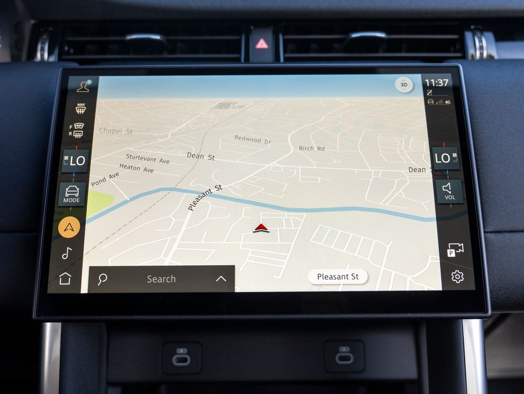 2024 Land Rover Discovery Sport S photo 26