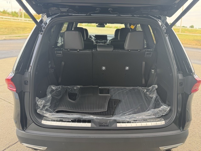 2026 Toyota Grand Highlander Limited photo 8