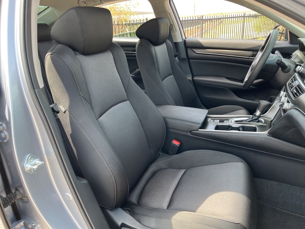 2022 Honda Accord LX photo 26