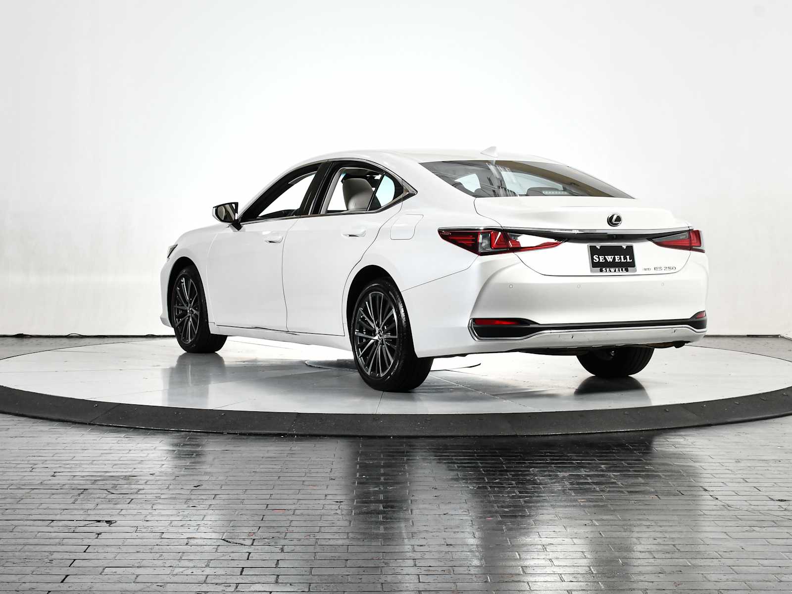 2024 Lexus ES 250 Premium photo 3