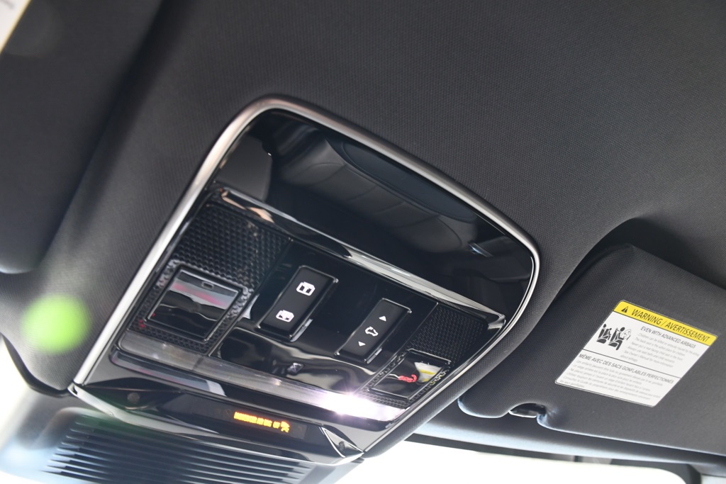 2025 Land Rover Range Rover Sport SE photo 29
