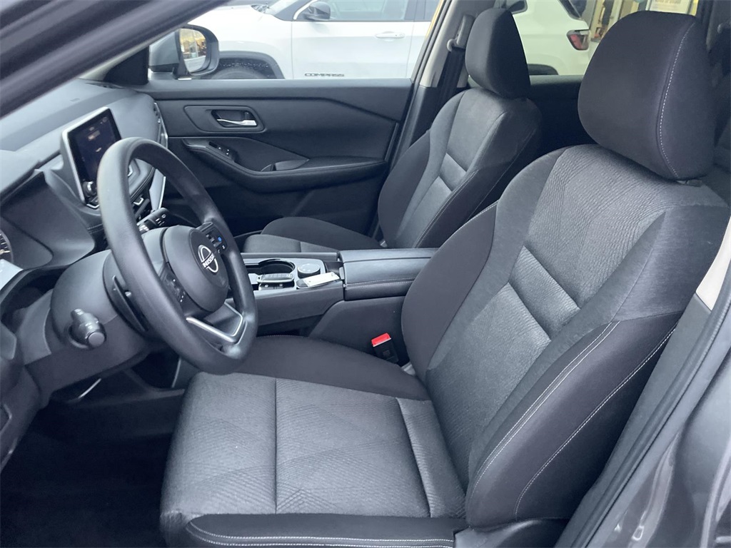 2024 Nissan Rogue SV photo 17