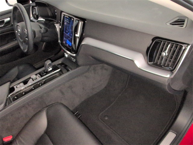 2023 Volvo S60 B5 Core photo 12