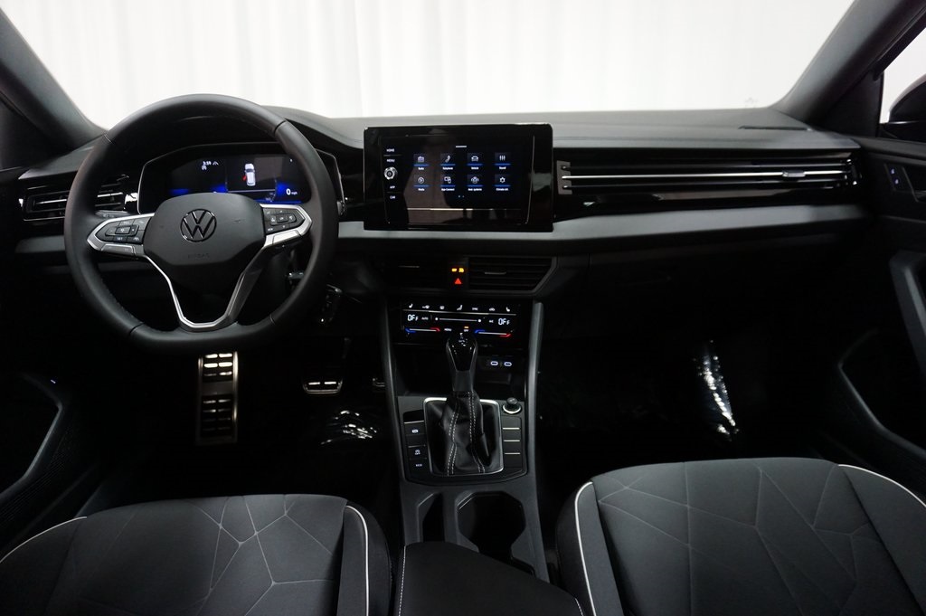 2025 Volkswagen Jetta 1.5T Sport photo 13
