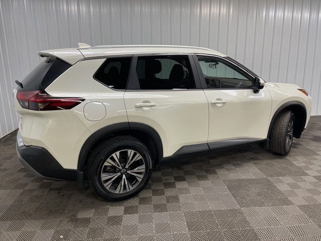 2022 Nissan Rogue SV photo 3