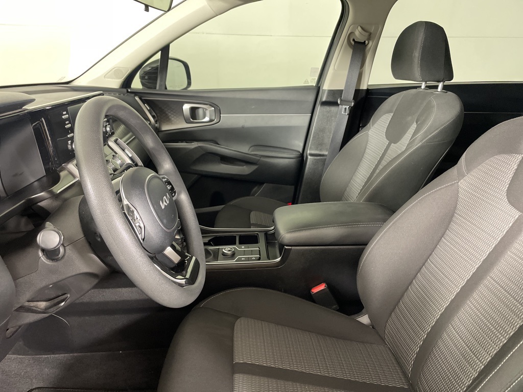 2022 Kia Sorento LX photo 12