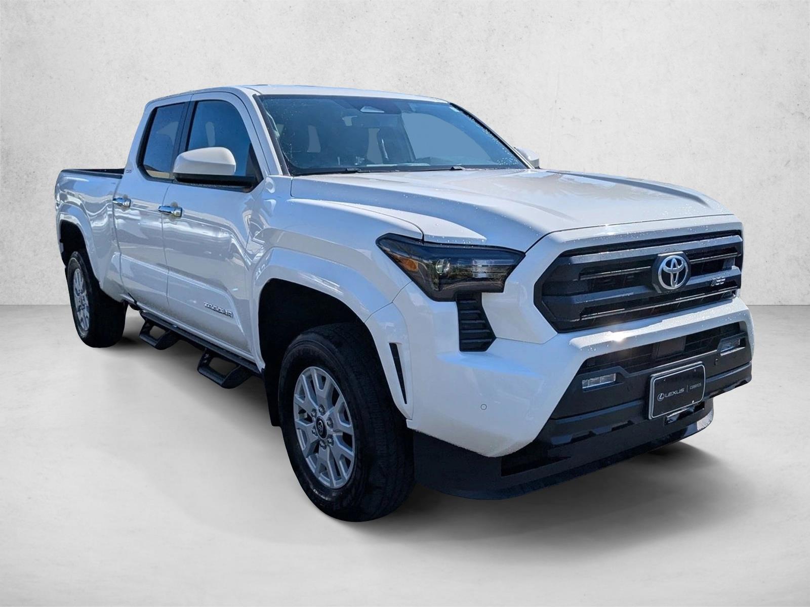 2024 Toyota Tacoma SR5 photo 3