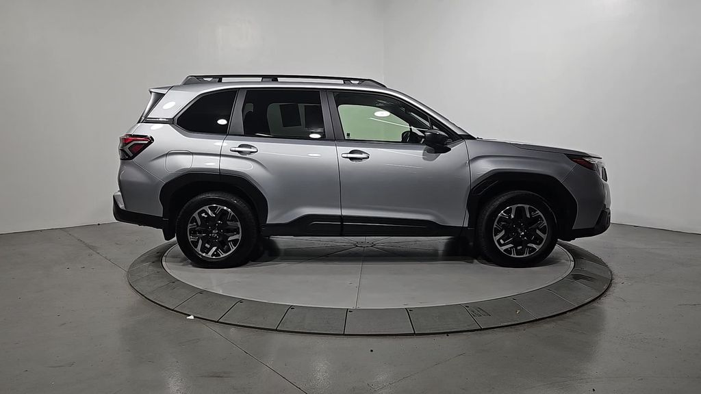 2025 Subaru Forester Premium photo 2