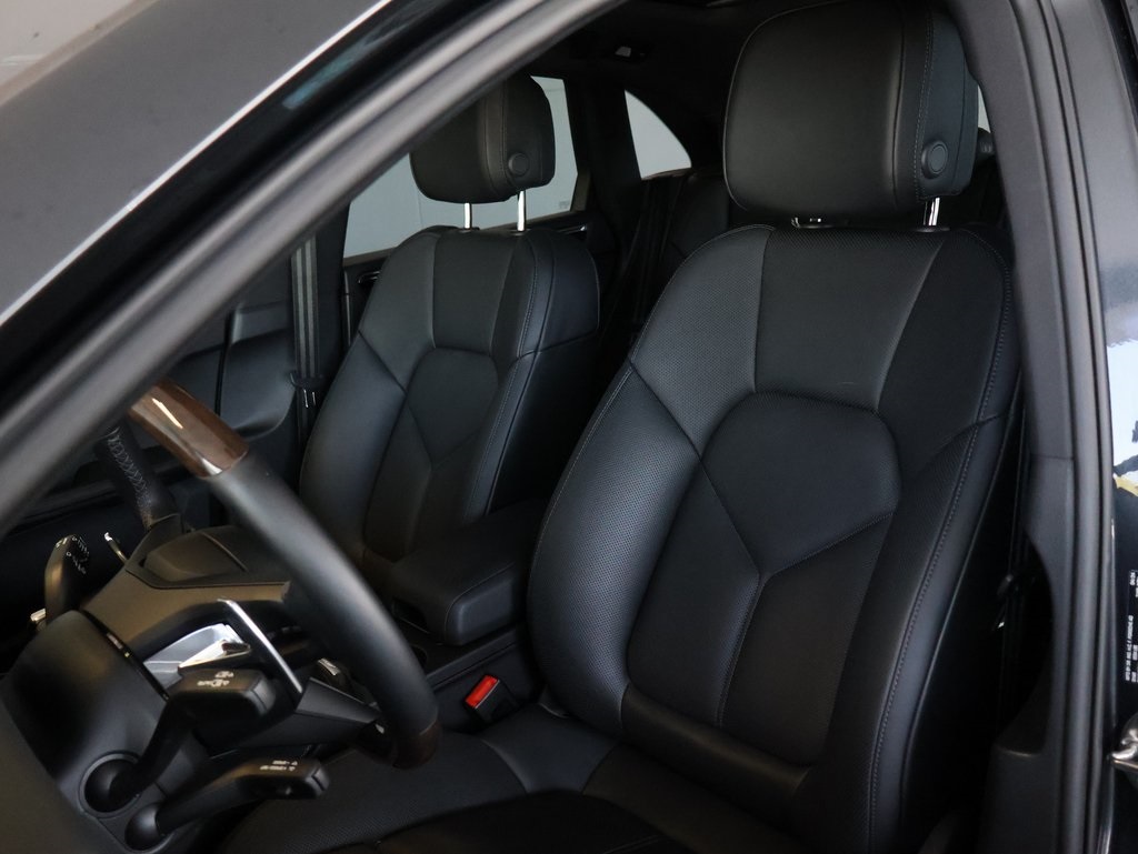 2024 Porsche Macan T photo 5