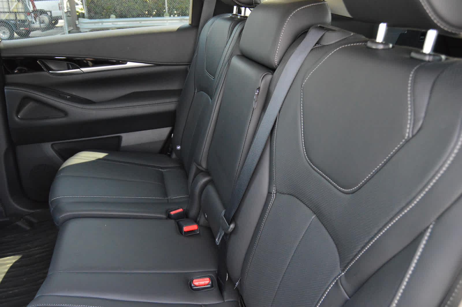 2025 Infiniti QX60 Pure photo 22