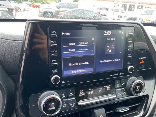2022 Toyota Highlander LE photo 22