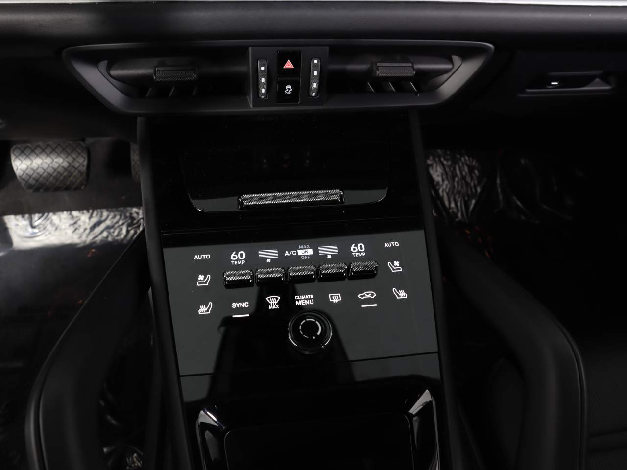 2024 Porsche Cayenne Coupe photo 15