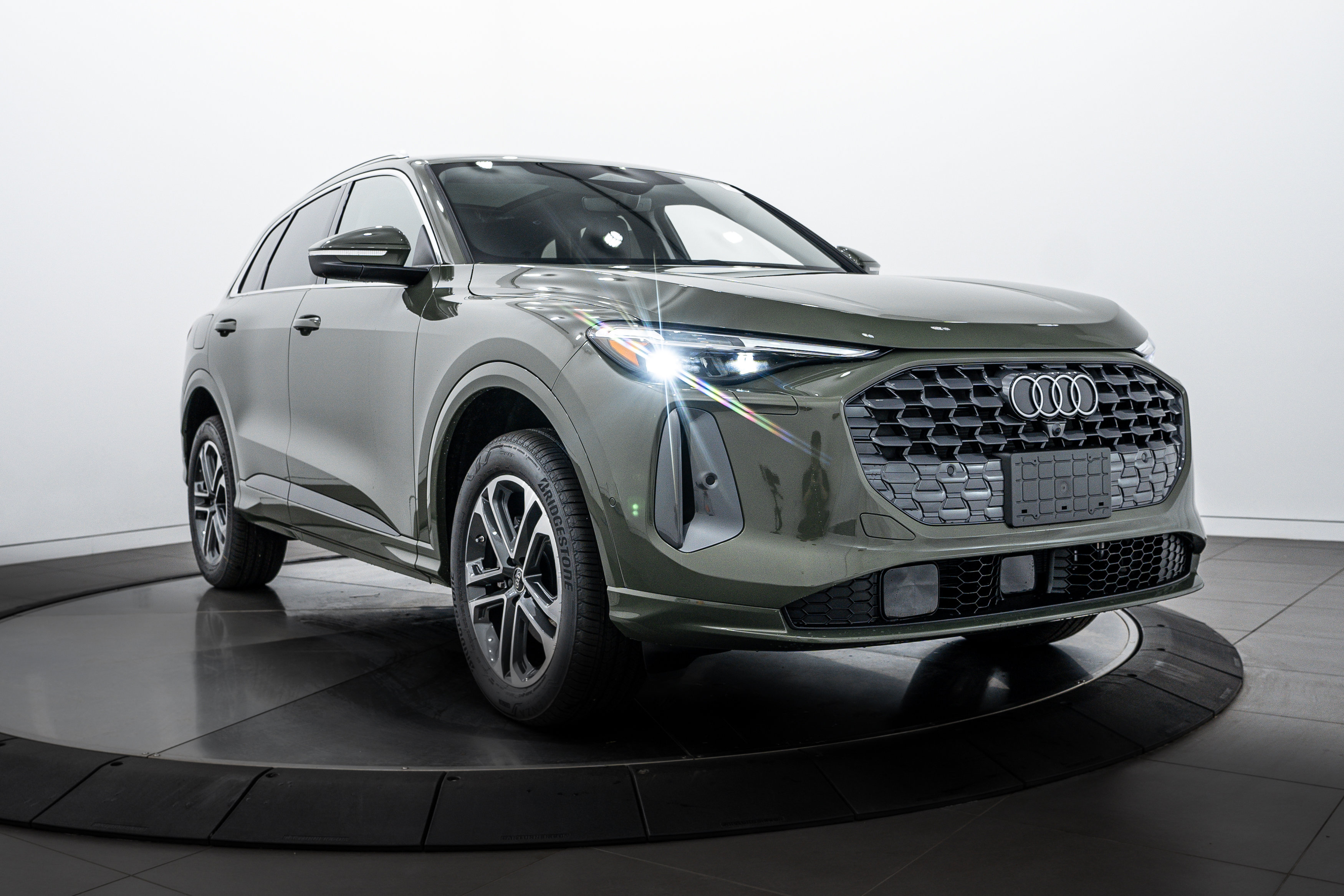 2025 Audi Q5 Premium Plus photo 2