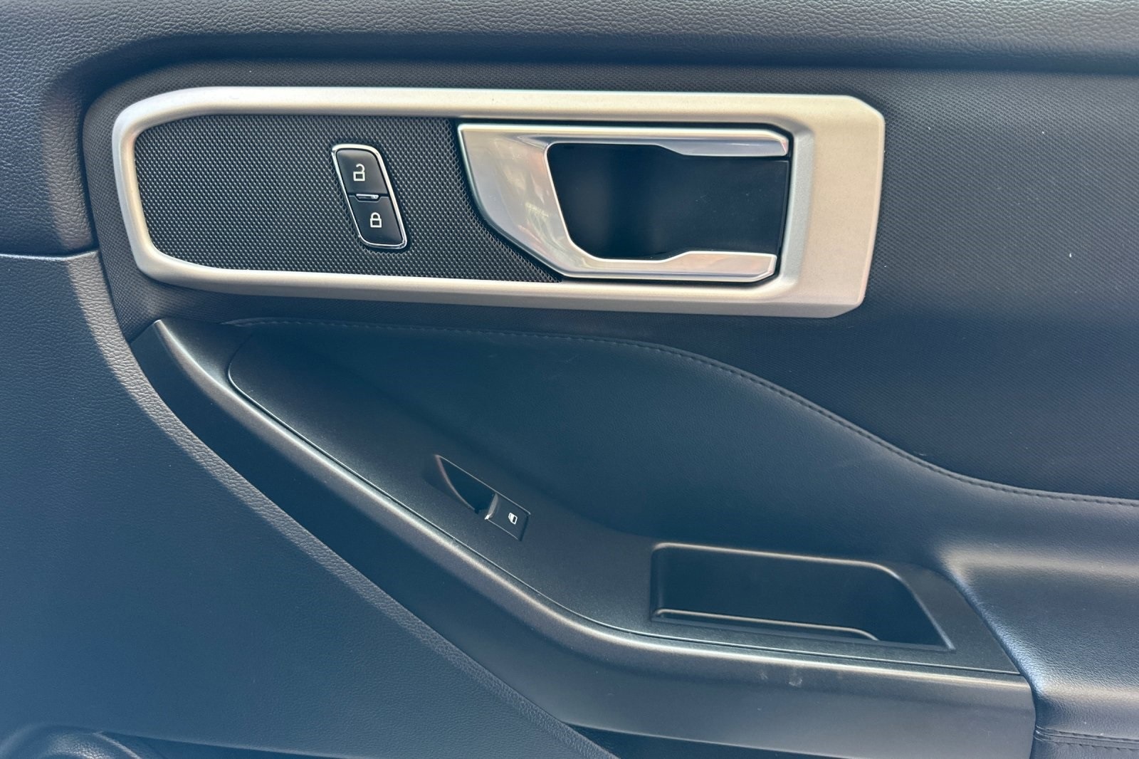 2020 Ford Explorer XLT photo 18
