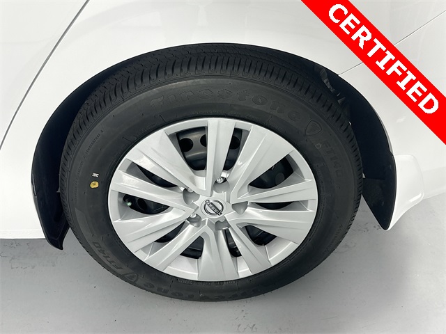 2025 Nissan Sentra S photo 11